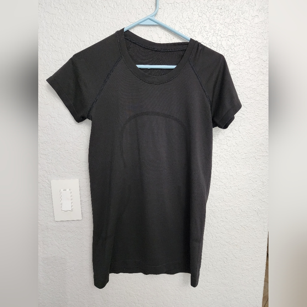 Lululemon athletic shirt